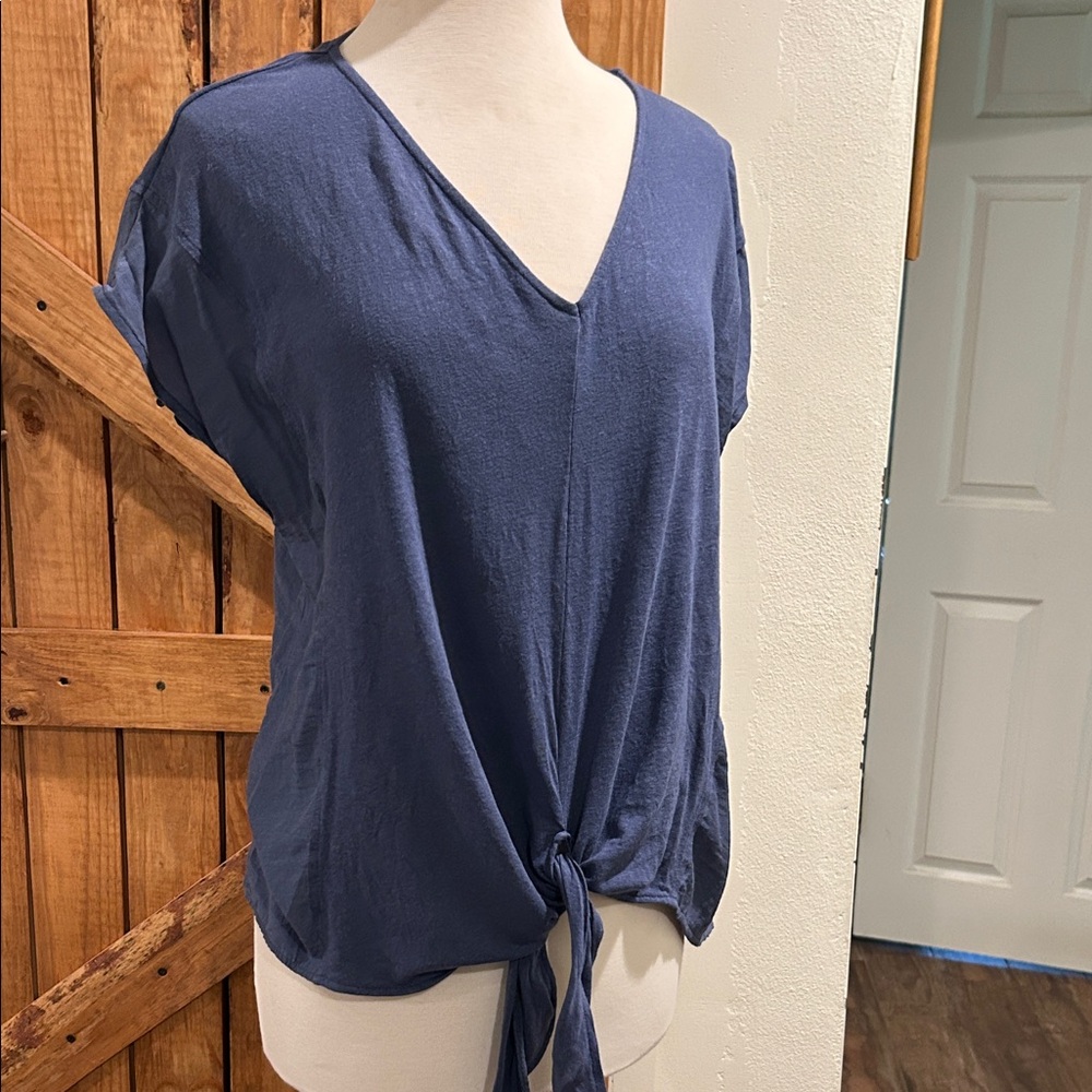 Wit & Wisdom Blue V-Neck Tie-Front Tee